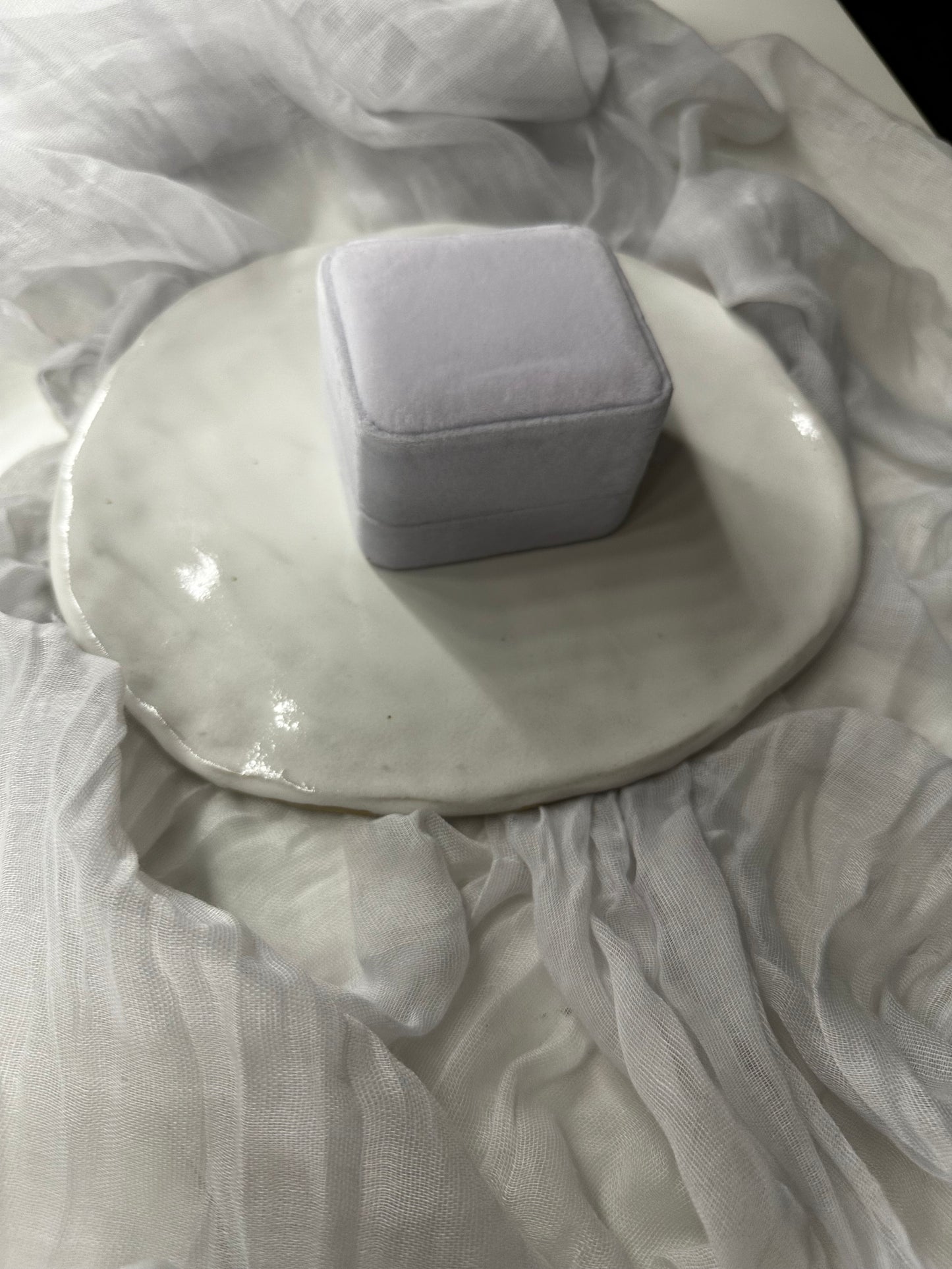 HL RINGBOX TWO RINGS WHITE